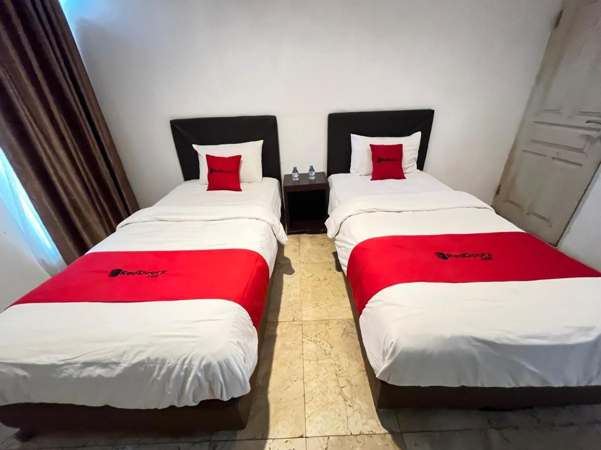 Reddoorz Near Kantor Walikota Manado Exterior photo