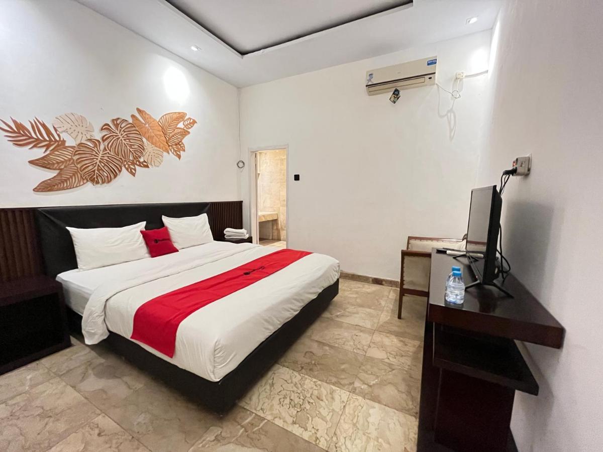Reddoorz Near Kantor Walikota Manado Exterior photo